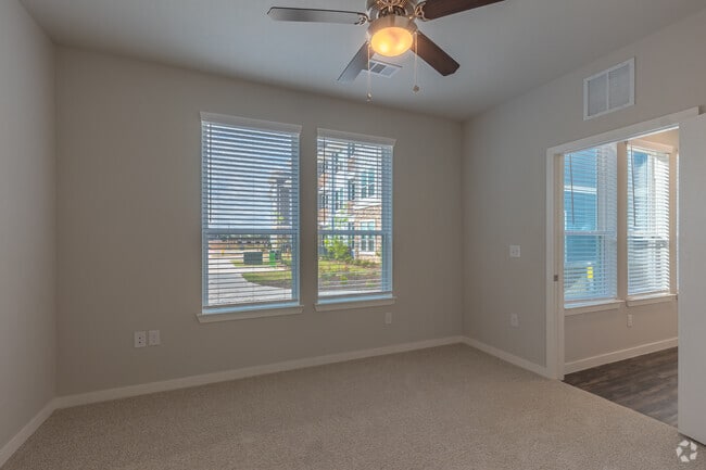 2BR, 2BA - 1,009SF - Primary Bedroom