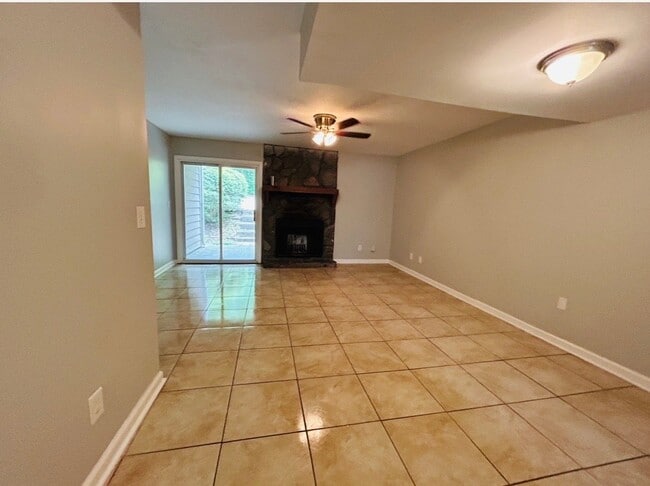 Building Photo - 6328 Baker Ct