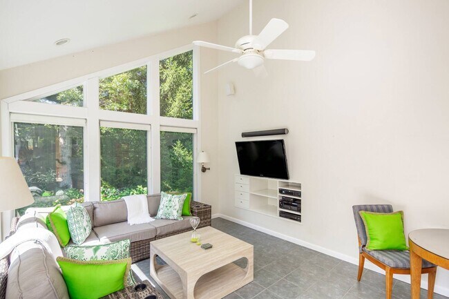 Photo - 177 Cove Hollow Rd