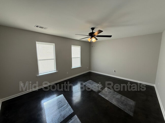 Photo - 2860 Nathan Ave