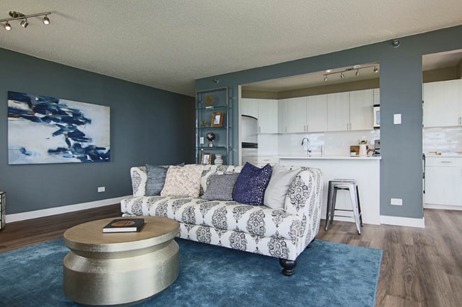 Photo - 1700 N Clark St