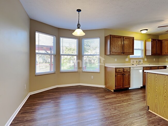 Photo - 935 Stone Ridge Ln