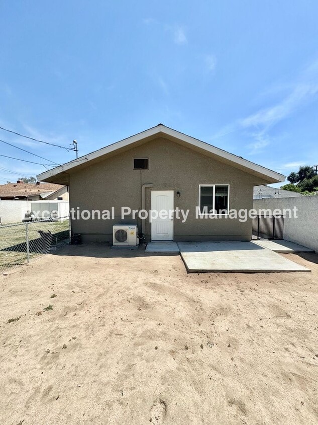 Great 2 bed 1 bath backhouse/ADU - Great 2 bed 1 bath backhouse/ADU