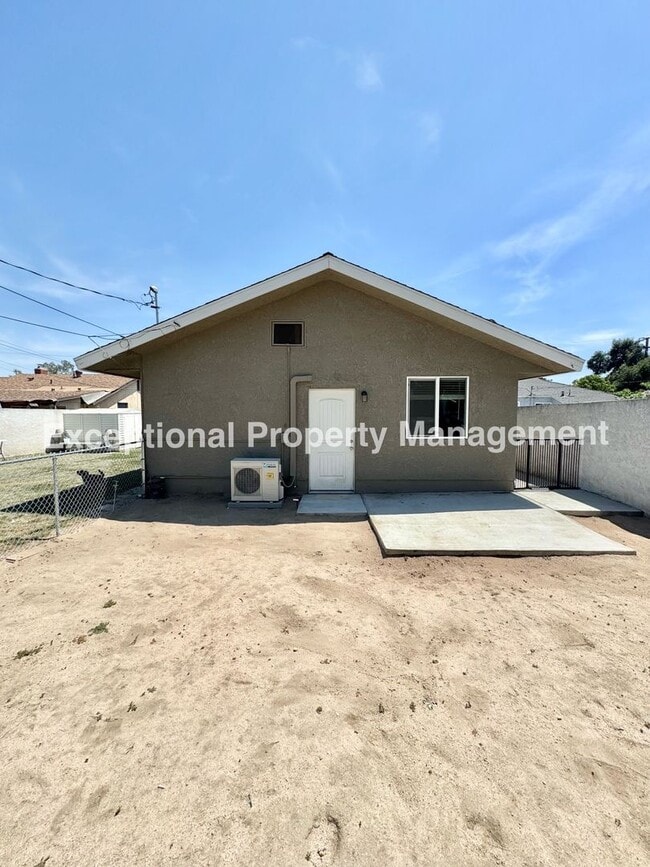 Great 2 bed 1 bath backhouse/ADU - Great 2 bed 1 bath backhouse/ADU