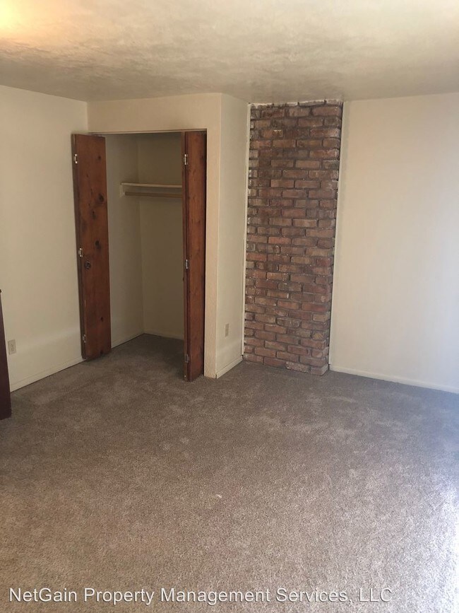 Photo - 851 Spruce St