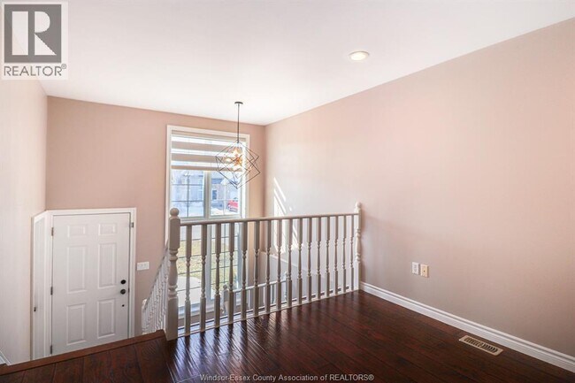 Photo - 2636 Teedie Cres