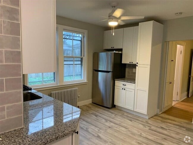 Building Photo - 730 W Nyack Rd Unit 1st floor Rental