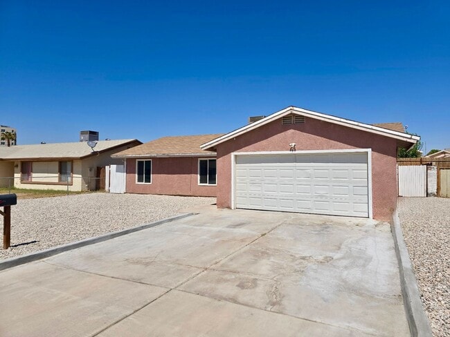 Photo - 2685 S 17th Ave