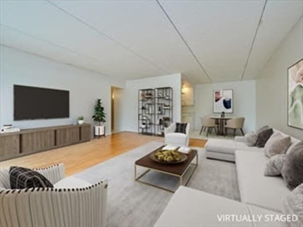 Building Photo - 56-56 Broadlawn Park Unit 512 Rental
