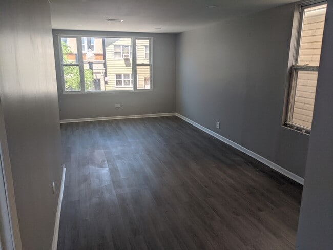 Photo - 471 W 26th St Unit 2