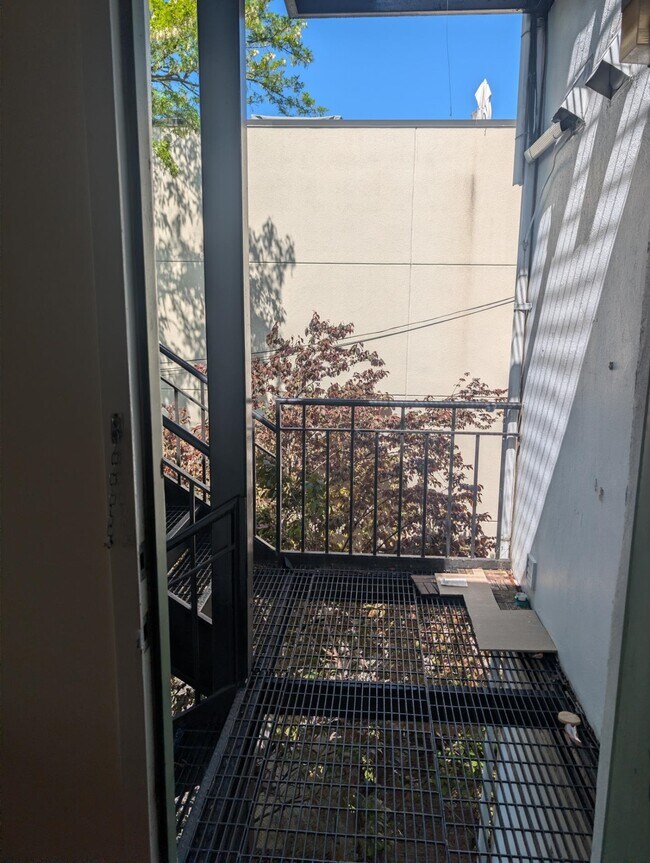 Photo - 219 Montgomery St Unit 3