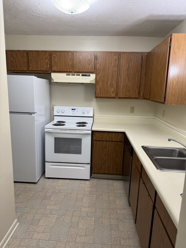 Photo - 126 N Meyers Dr