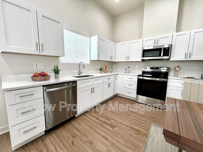 Building Photo - 1161 Claude Rd Rental