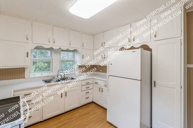 Photo - PRIVATE ACREAGE!! 3 Bedroom, 1.5 Bath Farm...