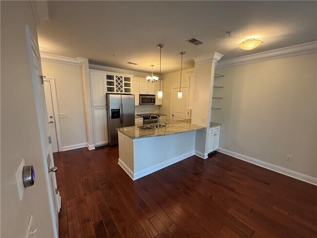 Photo - 901 Abernathy Rd NE