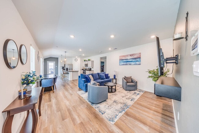 Building Photo - 6055 Diamond Vis Ct Unit ID1283920P