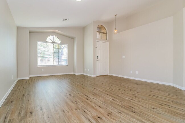 Photo - 13354 W Saguaro Ln