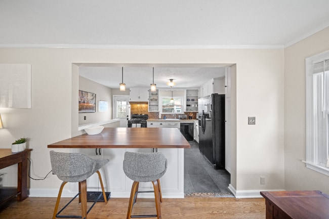 Photo - 8106 Jarboe St