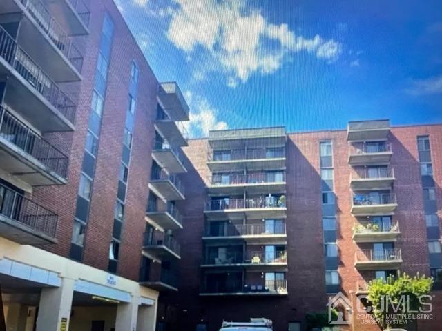 Photo - 10 N Wood Ave Condo