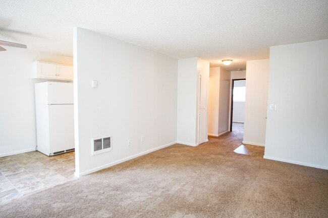 Photo - 1561 SE Stark St Unit 1561