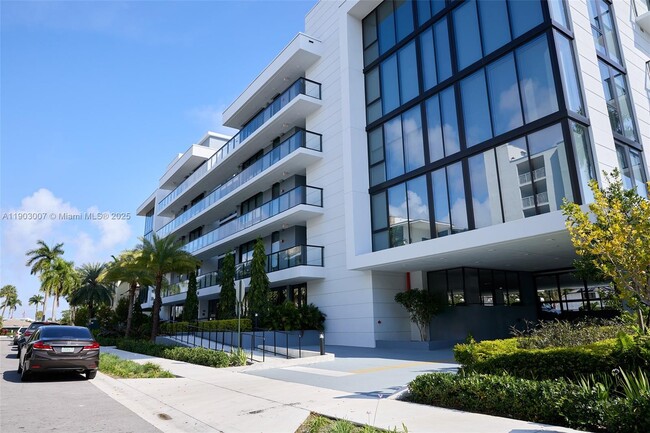 Building Photo - 160 Isle of Venice Dr Unit 401