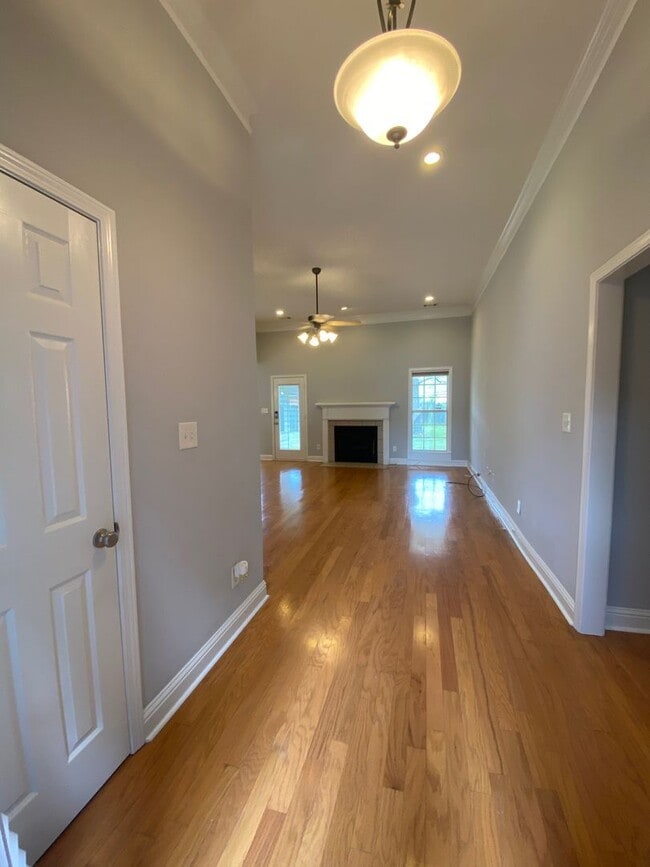 Photo - 205 Drayton Ct