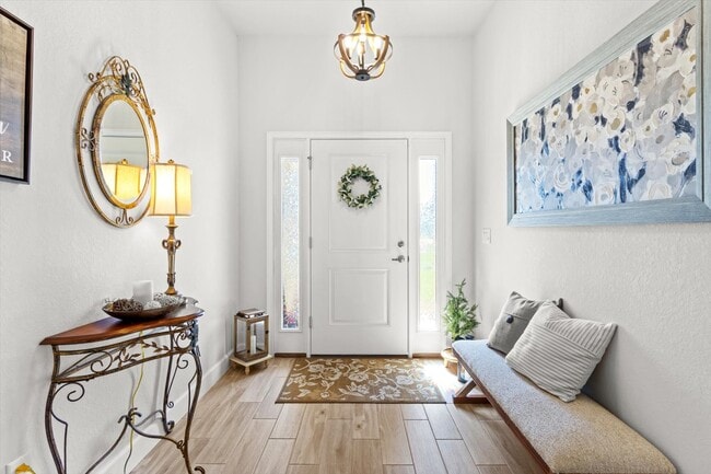 Photo - 615 W Rexford Dr