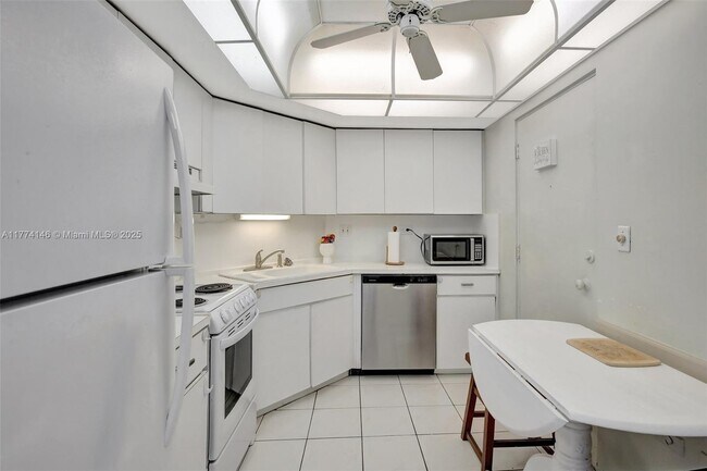 Photo - 3111 N Ocean Dr Unit 308