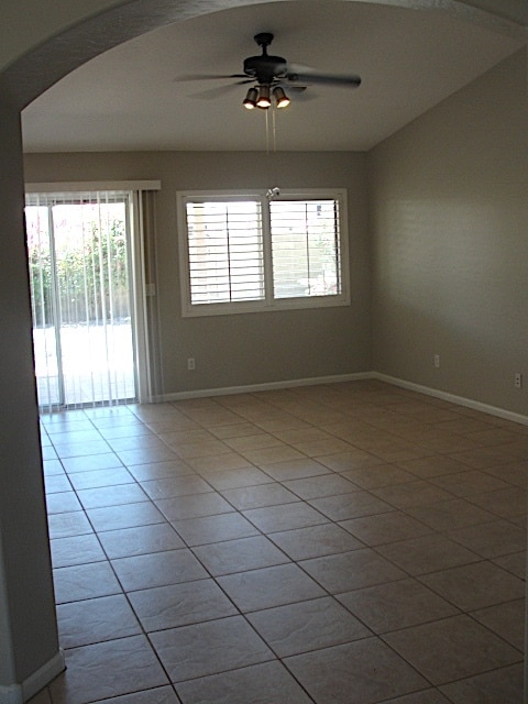 Sala de estar - 2357 E Cathy Ct