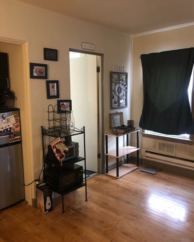 Photo - 1643 N Franklin Pl Unit Upper Front