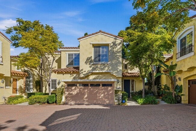 Building Photo - Beautiful 3 Bedroom 2.5 Bath Single Family...