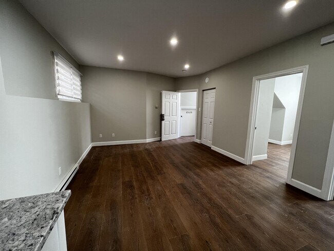 Photo - 142 Almac Unit c