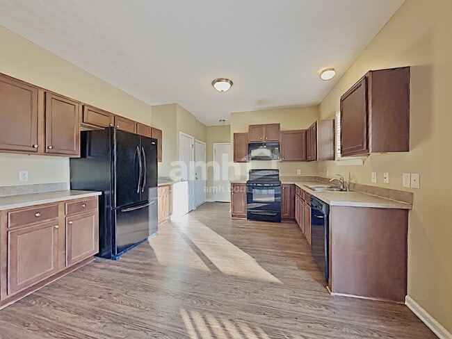 Photo - 103 Porter Ct