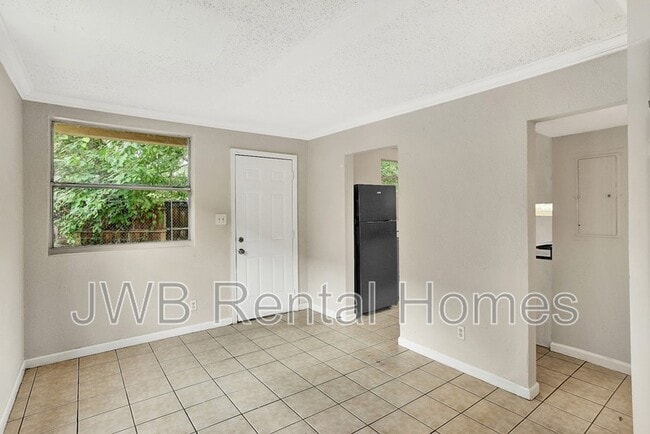 Photo - 1530 W 21st St Unit 2