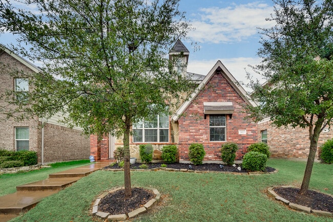 Building Photo - 1613 Applegate Way