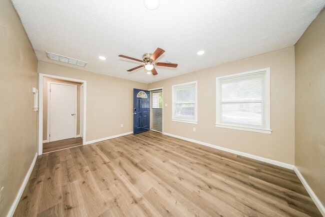 Photo - 2329 SW Tulane Ave