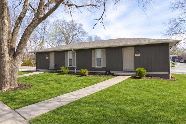 Building Photo - 210 Wheaton Ct