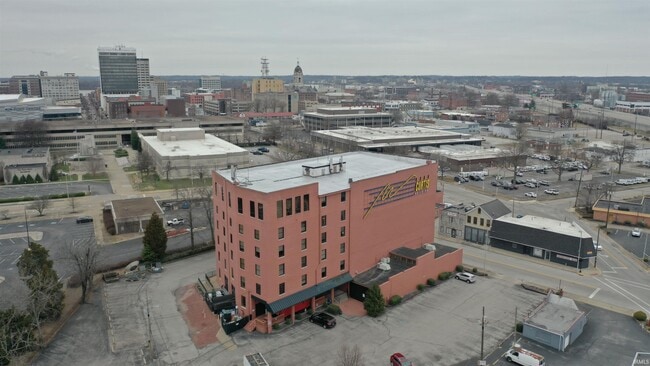 Building Photo - 915 Main St Rental