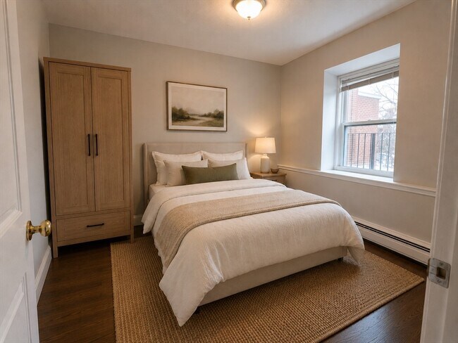 10 Cross St E Unit 3
