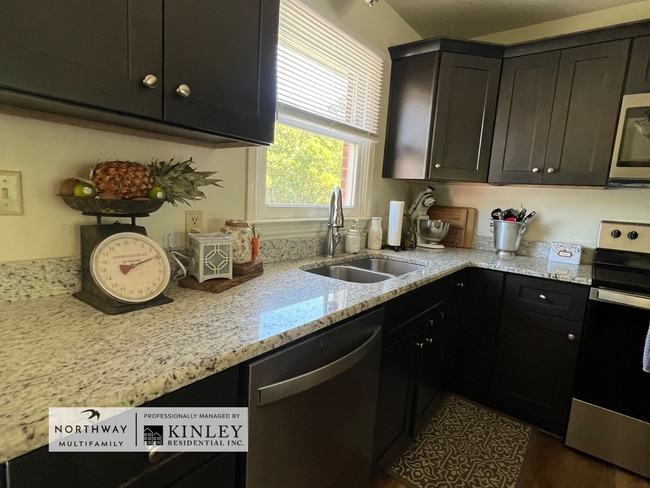 Photo - Country Club Apartments