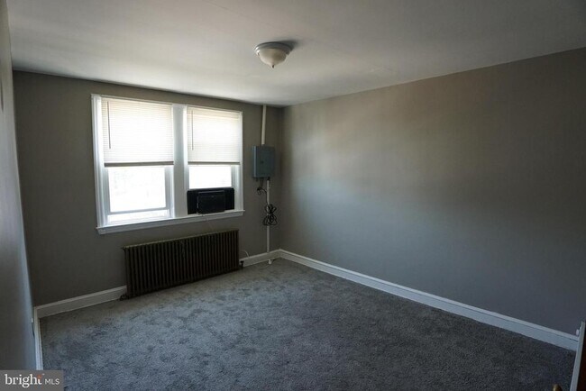 Photo - 4617 Wilkens Ave