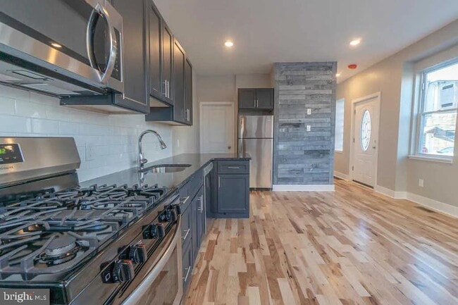 Photo - 2000 S Opal St