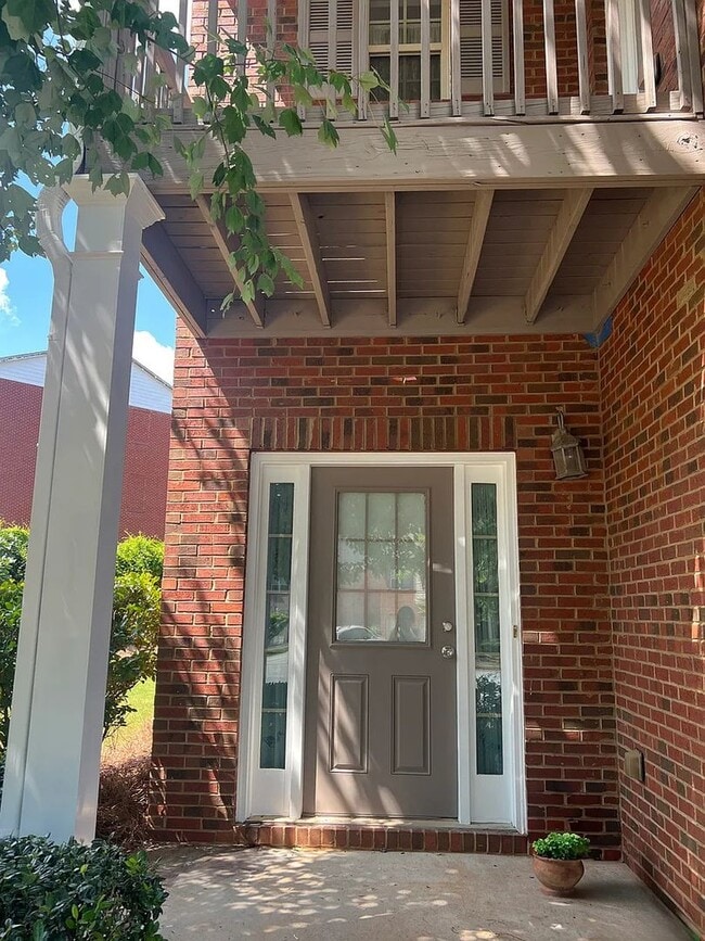 Photo - 6211 Crestgate Ln