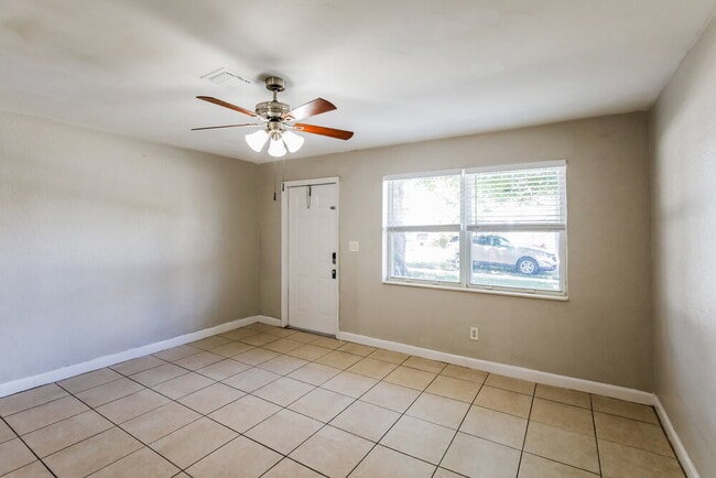 Photo - 2520 NE 7th Terrace