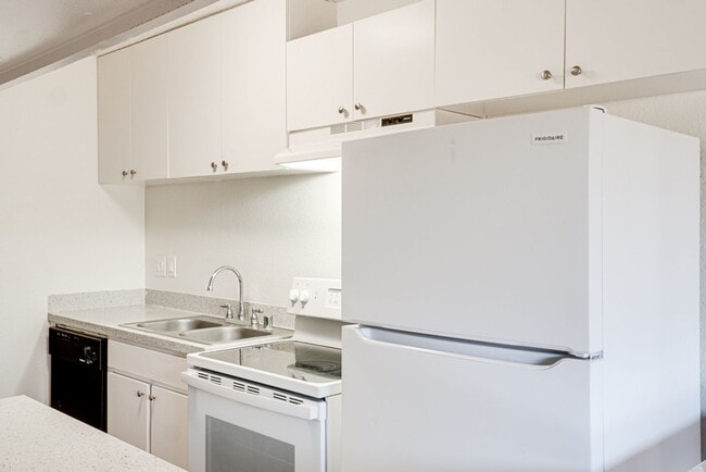 Parkview Poway Apartments