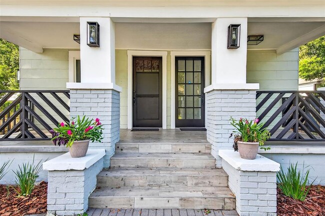 Photo - 809 E Baker St