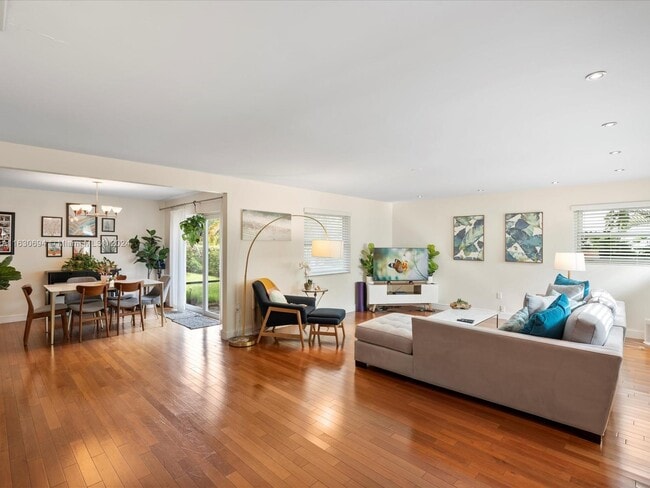 Photo - 6315 Cellini St