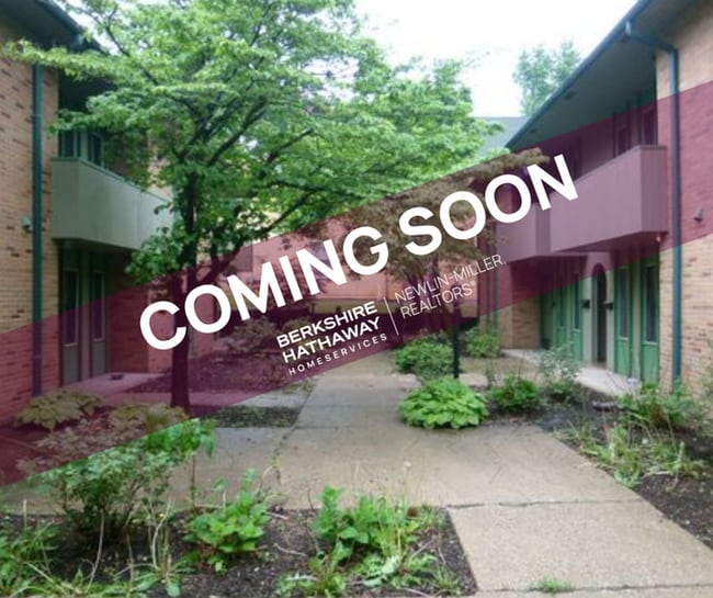 Building Photo - 1 Bedroom Court Yard Level Apartment