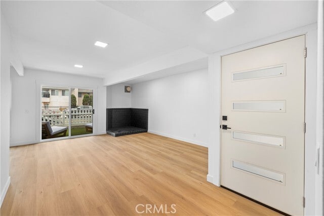 Photo - 421 E Balboa Blvd