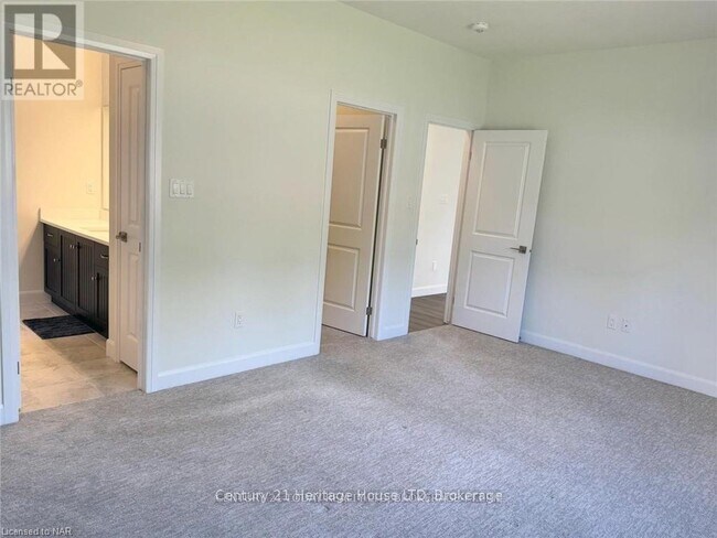 Photo - 11 Beachwalk Cres
